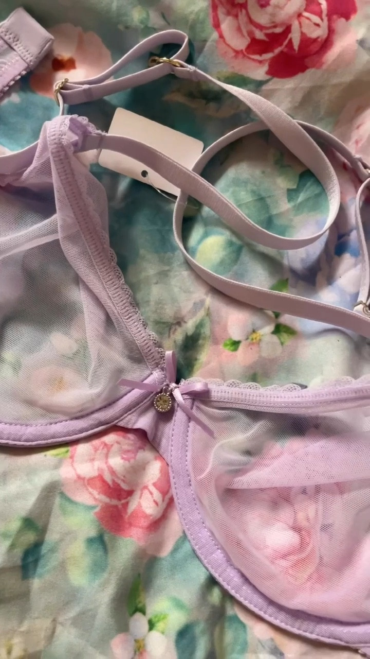 Beautiful loungewear that feels so comfortable .

#LTKstyletip #LTKhome