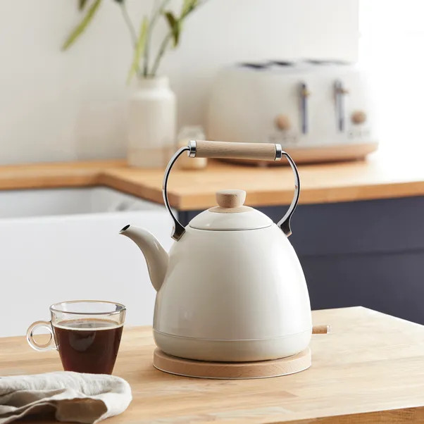 Churchgate Chilcote Country Cream Kettle 1.7L | Dunelm (migrated)