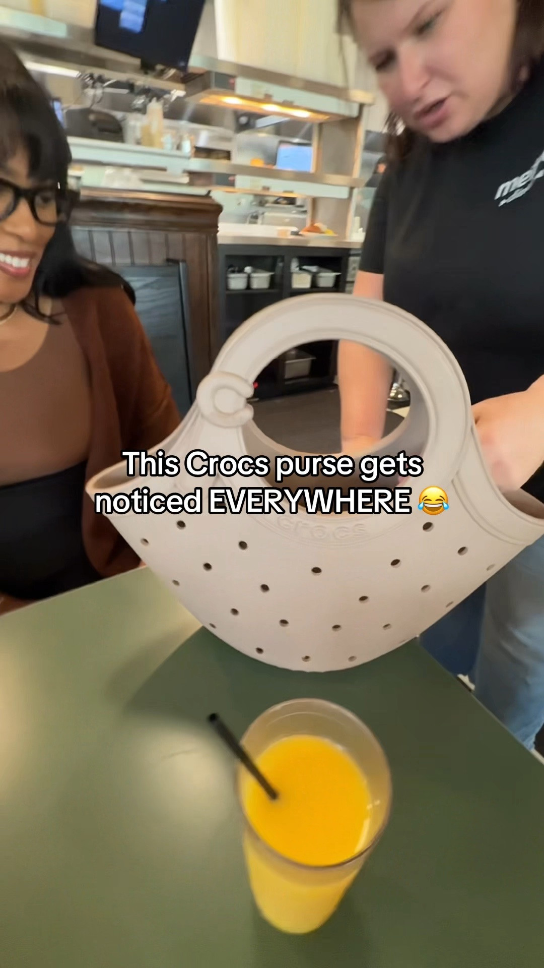 This Crocs purse gets compliments everywhere 😂 I’m obsessed with the matching Crocs wallet too! Both linked here 👜✨

#LTKootd