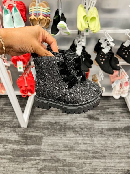 Toddler boots

Target finds, Target deals, Target shoes, toddler fashion 

#LTKshoecrush #LTKfamily #LTKsalealert