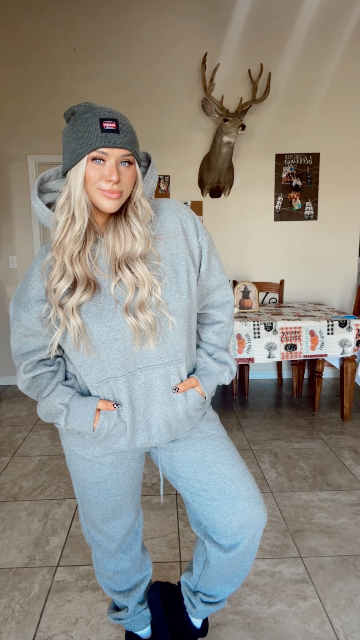 Sweat set #utahmom #sweatset #kyygirl #ltk 

#LTKHoliday