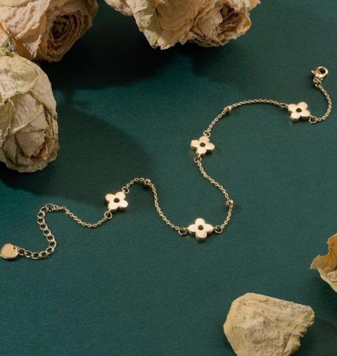 A little luck, whether it’s St. Patty’s Day or just because.☘️

This Hirom Joins 14K Gold Plated Four Leaf Clover anklet is delicate, romantic, and effortlessly wearable.

Adjustable and beautifully detailed with floral inspired accents, it add a subtle sparkle to every step.

Golden, charming, and meaningful, these anklets are the kind of piece that feels special every day. A tiny reminder of luck and elegance wherever you go.✨☘️

#LTKU #LTKSeasonal #LTKBeauty