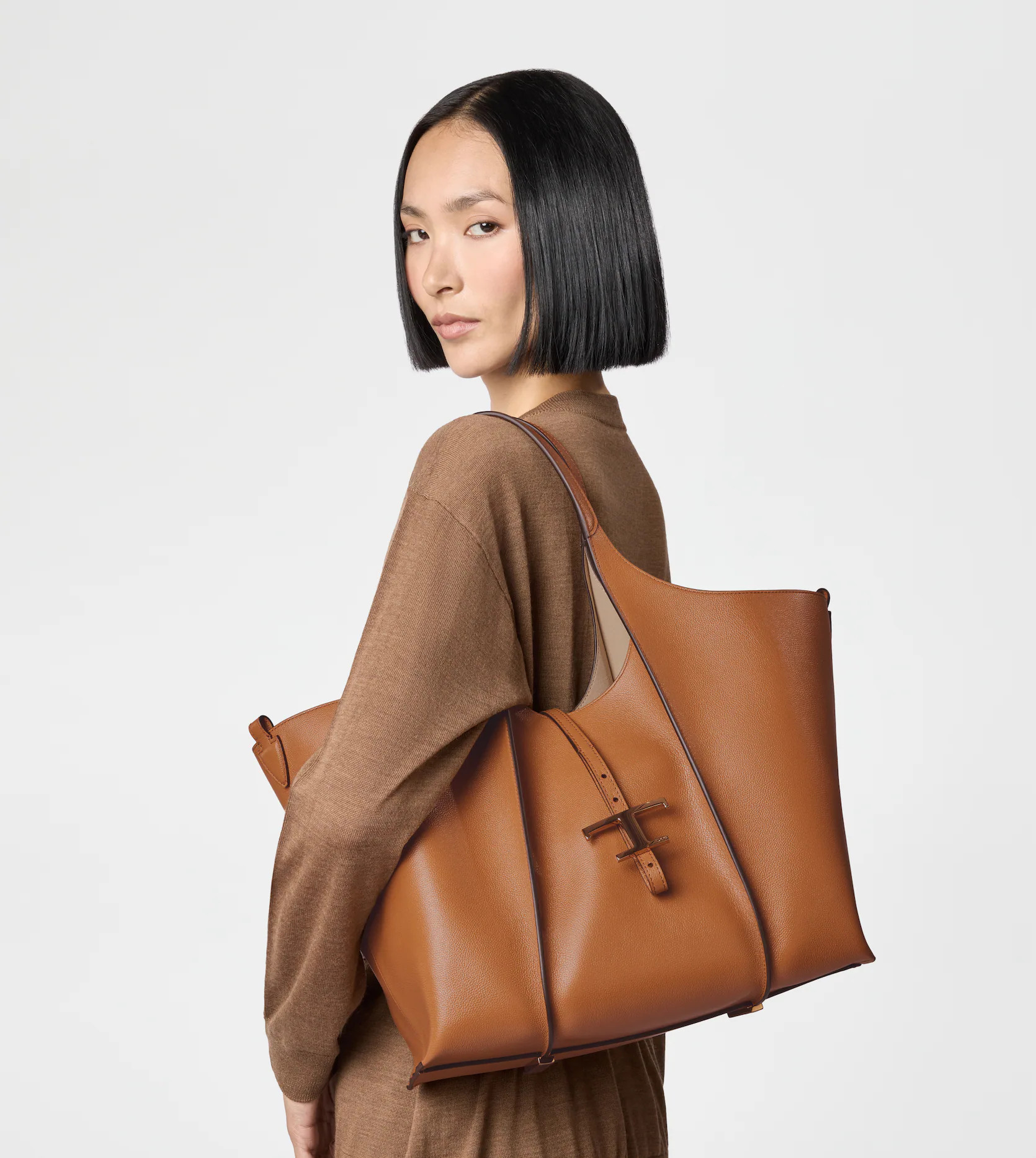 T Timeless Shopping Bag in Leather Medium | Tods
