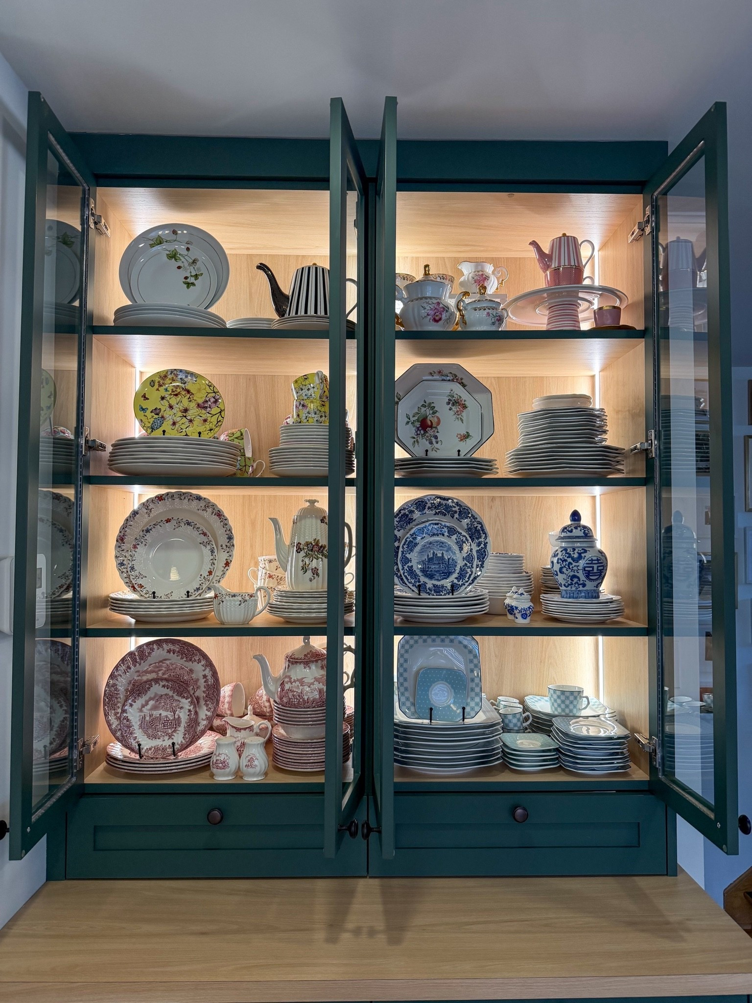 My dream-come-true hutch in which I can display my favourite dinnerwares. 
Some are from my wedding, my parents wedding and grandma’s ❤️
I use them all on a regular basis

#LTKcanada #LTKhome