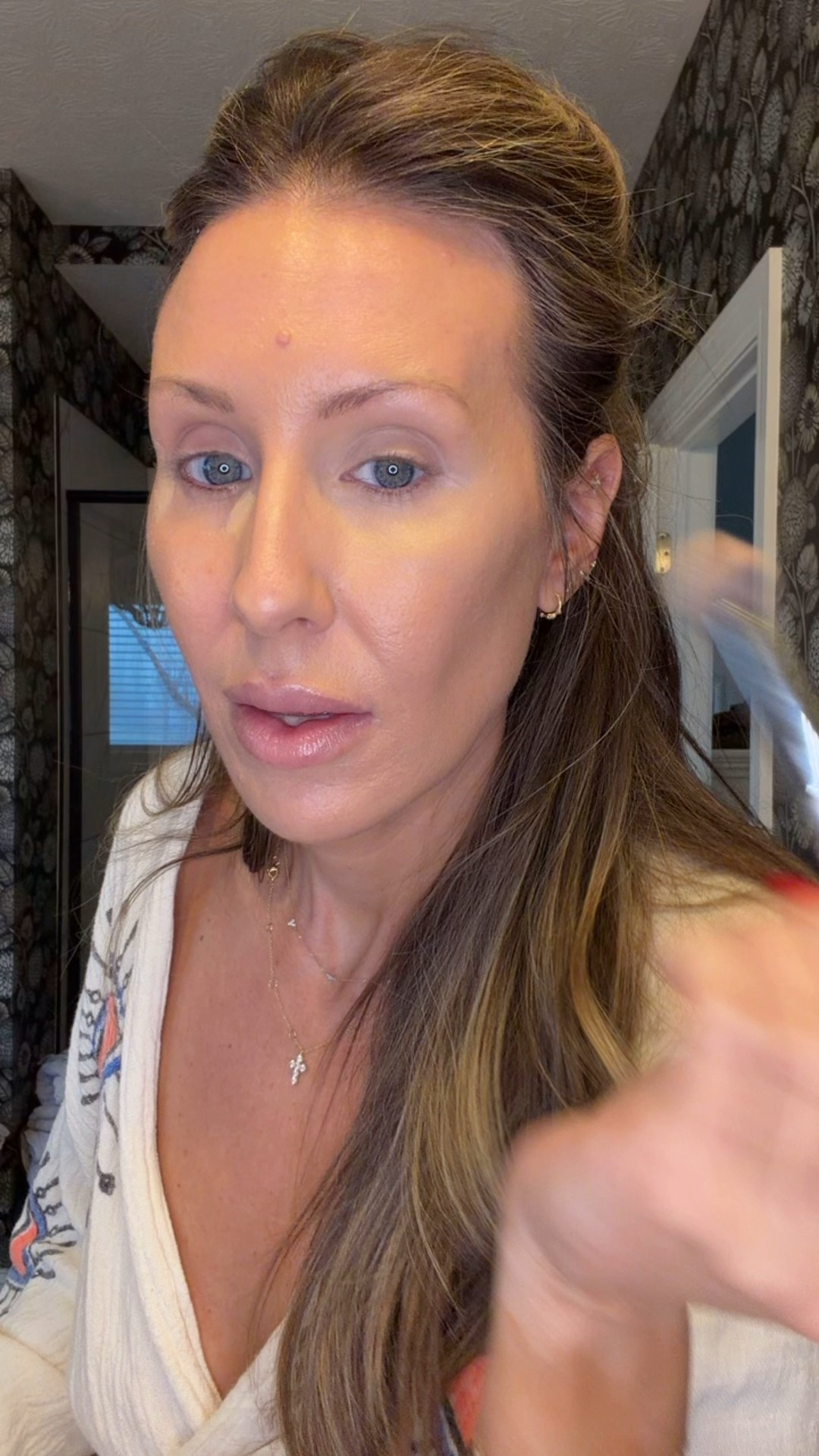 Concert color: 2N
Bronzer/ spilling tea 

#LTKOver40 #LTKBeauty #LTKmorningroutine