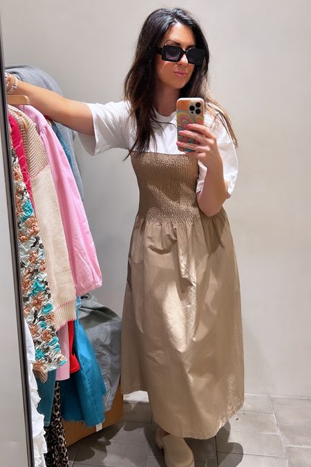 The spring dress made Easter dress I plan to wear all season! A casual travel outfit or wear to attend a baby shower or day date.
More comfortable than jeans and has pockets too 😎
.
.
.
.
Spring dress
Vacation 
Easter 
Anthro 
Pockets 

#LTKmidsize #LTKstyletip #LTKfamily