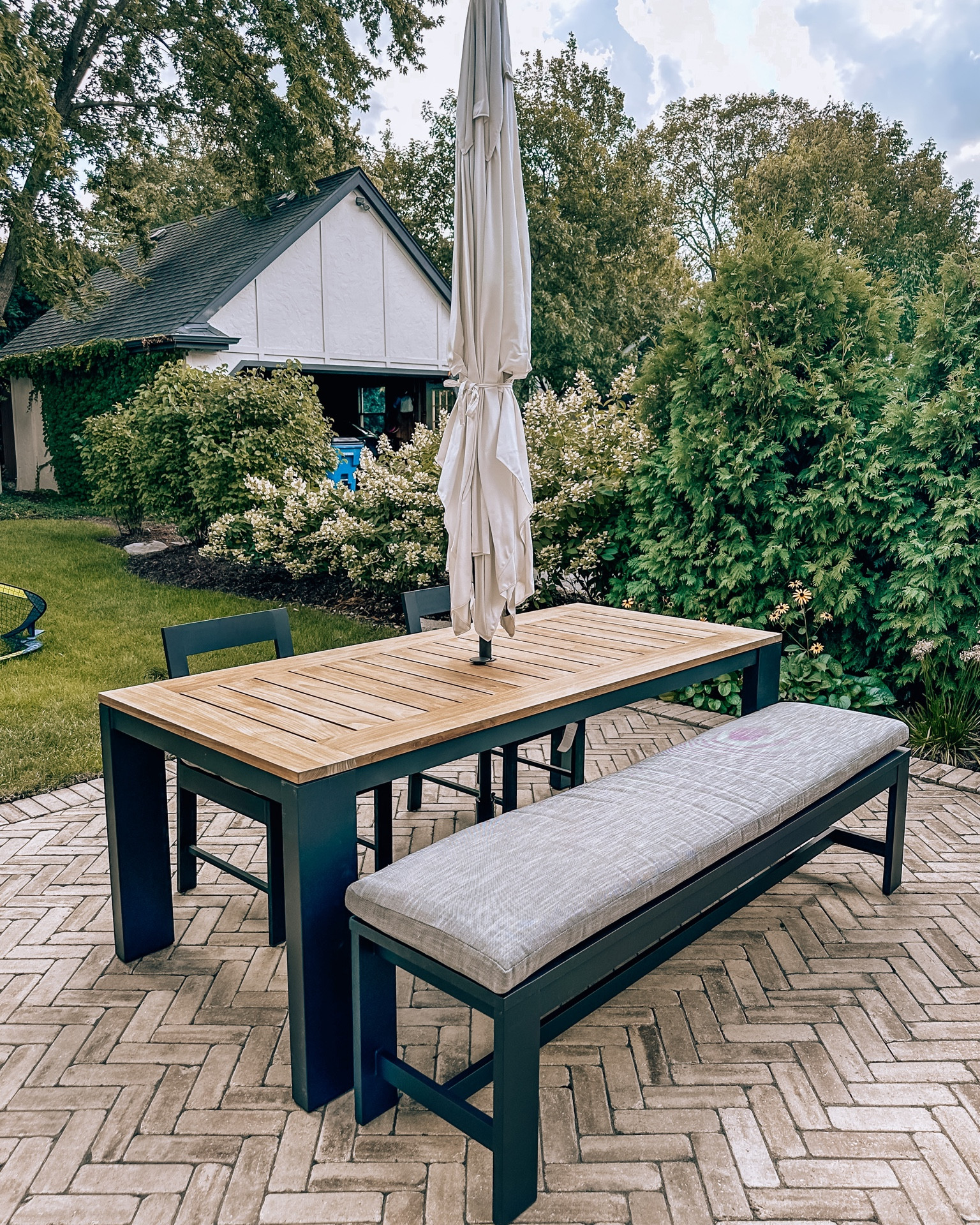Love the teak look in our outdoor dining table without all the maintenance and chic black! 🪑

#LTKGiftGuide #LTKhome #LTKSeasonal