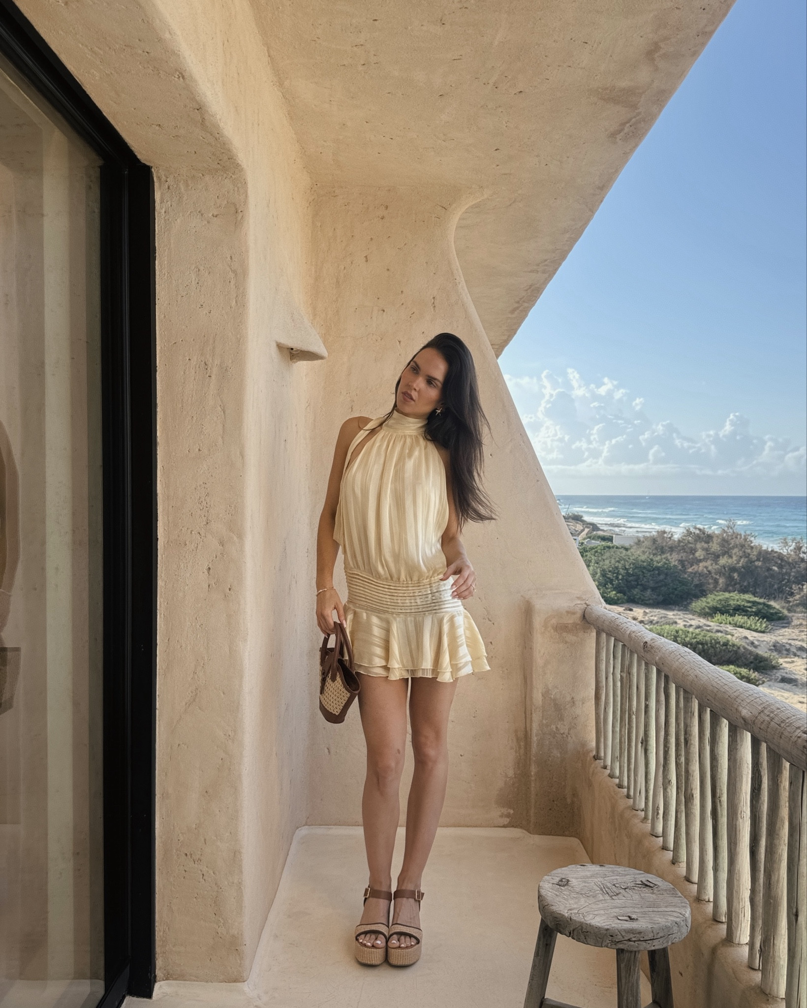 dreamiest beach dress with an open back💛 wearing a size AU 4