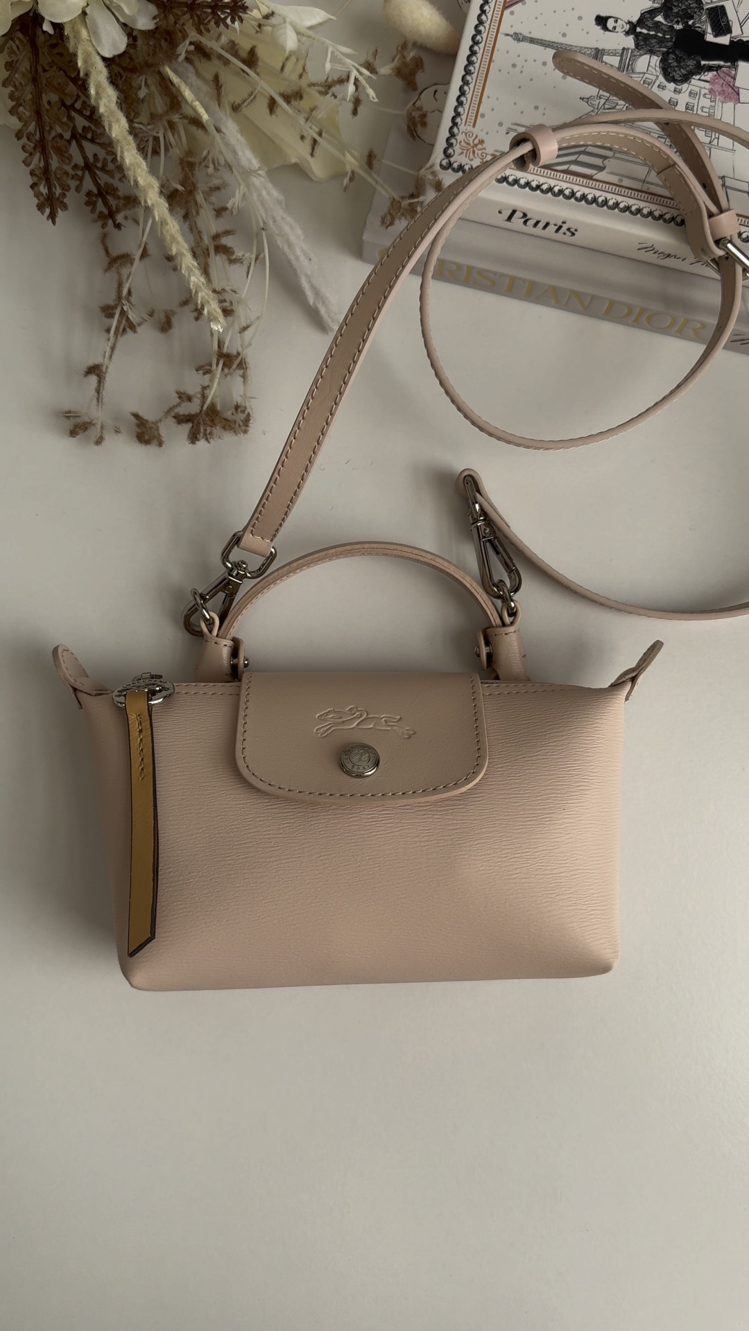 Pink Wednesday is here! So here’s a pink bag to share with what fits. I am loving the new transparent pouches that I got. The extra buttons on the back helps open up the pouch widely so I don’t have to dig to grab the bottom contents 😍#LTKitbag #LTKVideo

#LTKbeauty