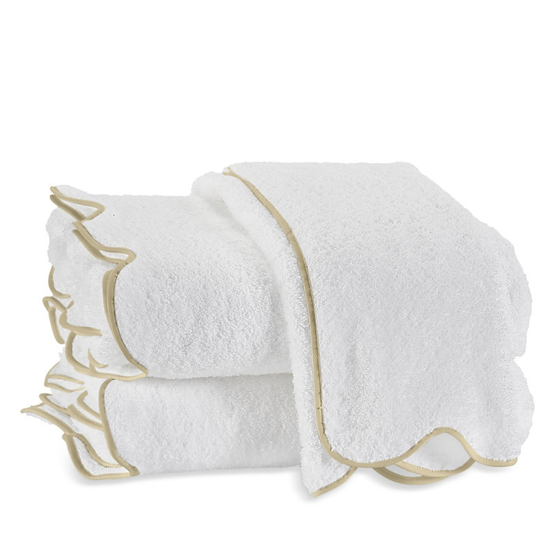 Matouk Cairo Scallop Bath Towel | Bloomingdale's (US)