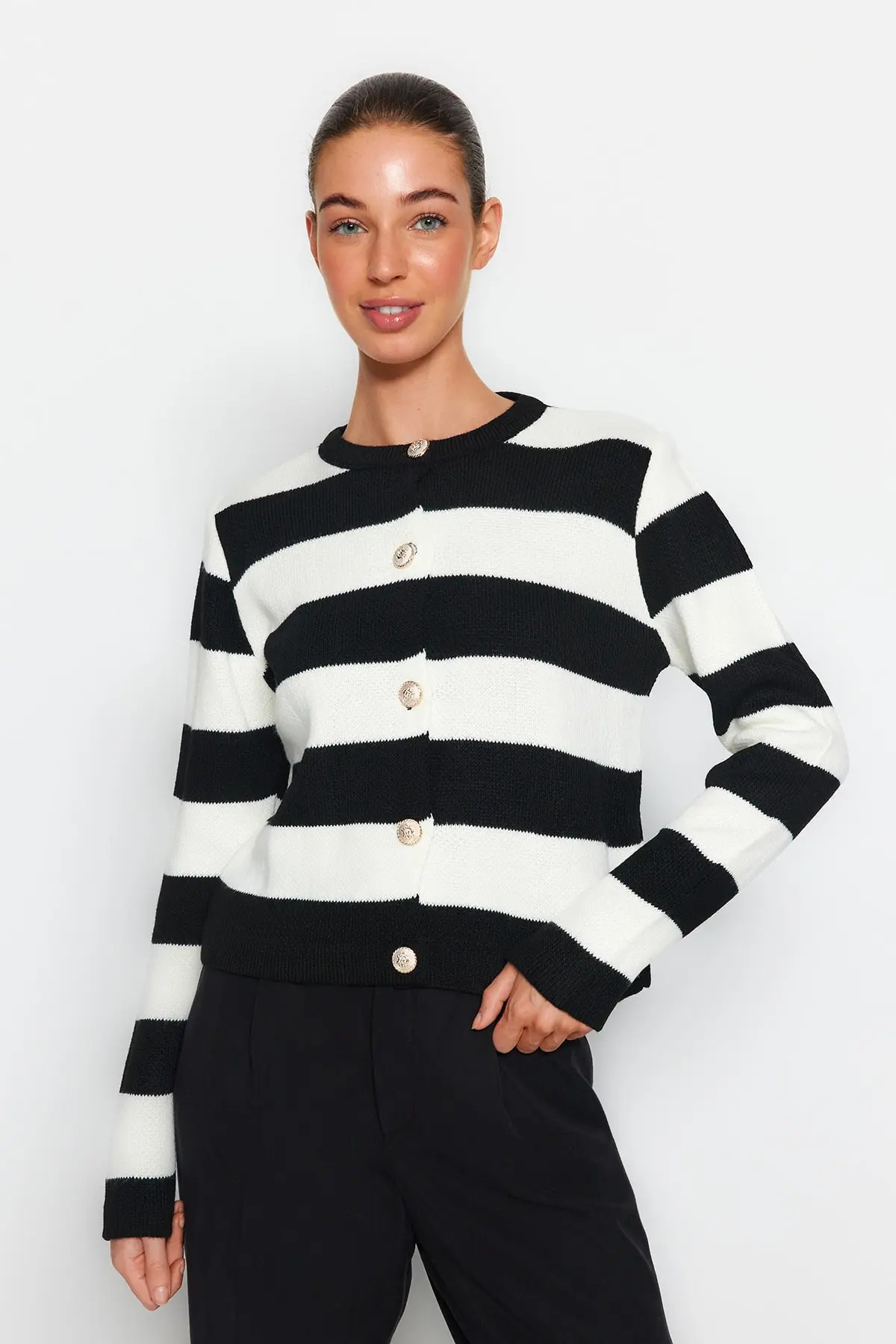 Strickjacke - Ecru - Regular Fit | Trendyol DE