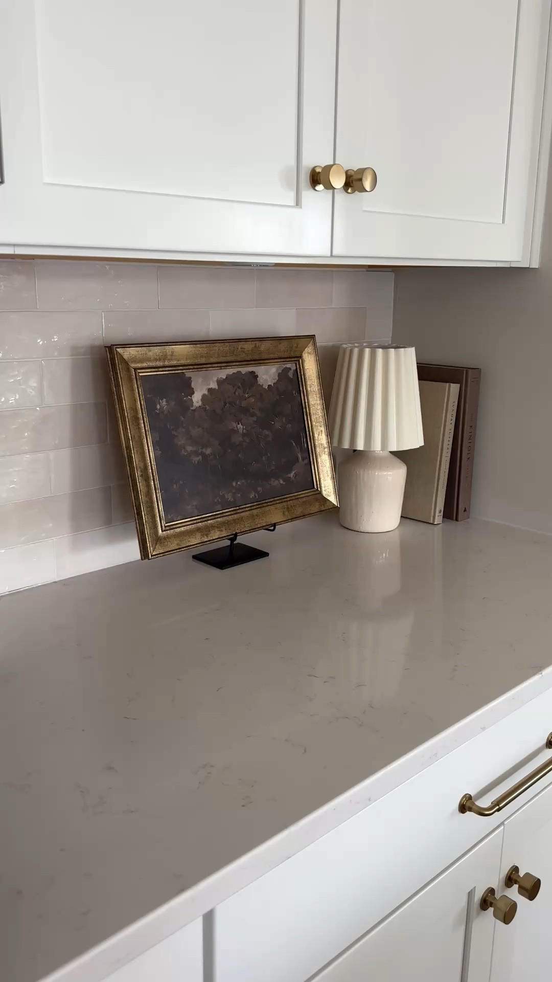 Cozy kitchen counter styling 
#kitchendecor #cookbooks #lamp #easel #art


#LTKHome