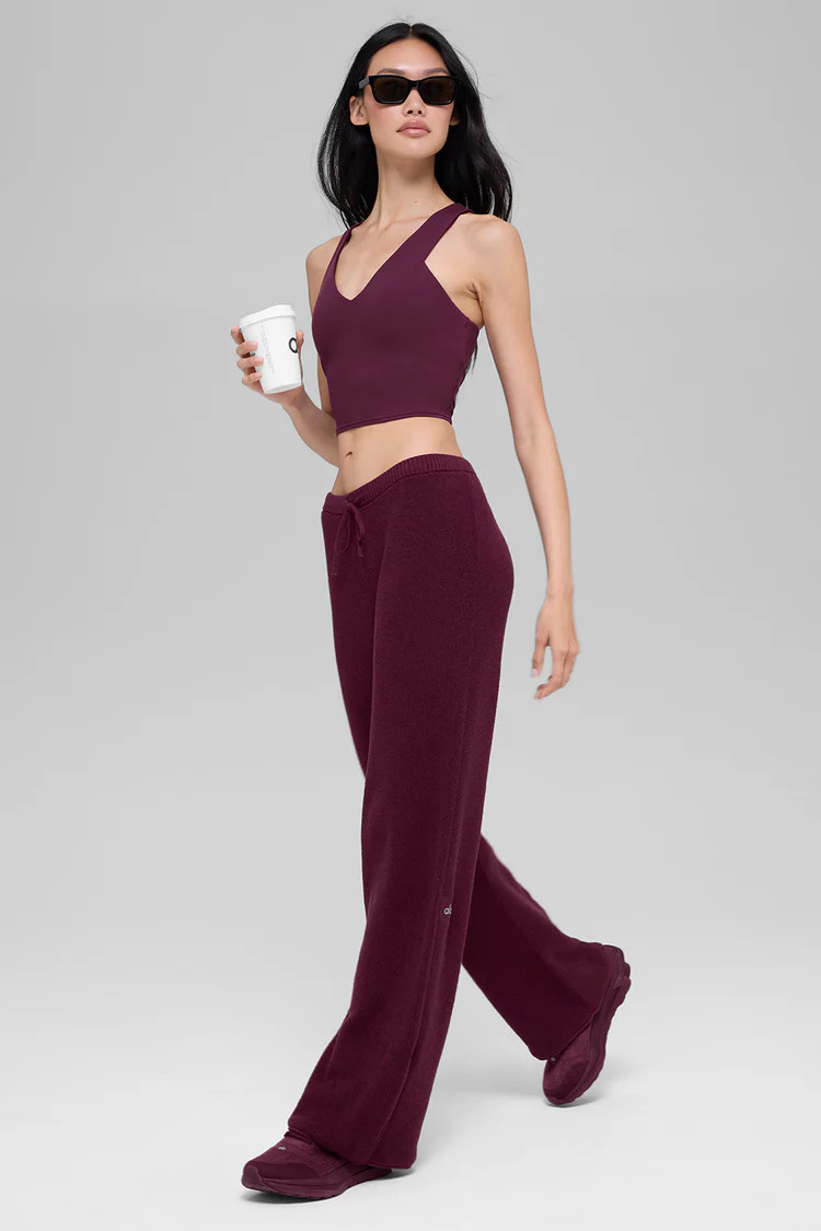Fit:Designed for a snug fit—we recommend sizing up if you have a fuller cup size | Alo Yoga (US)