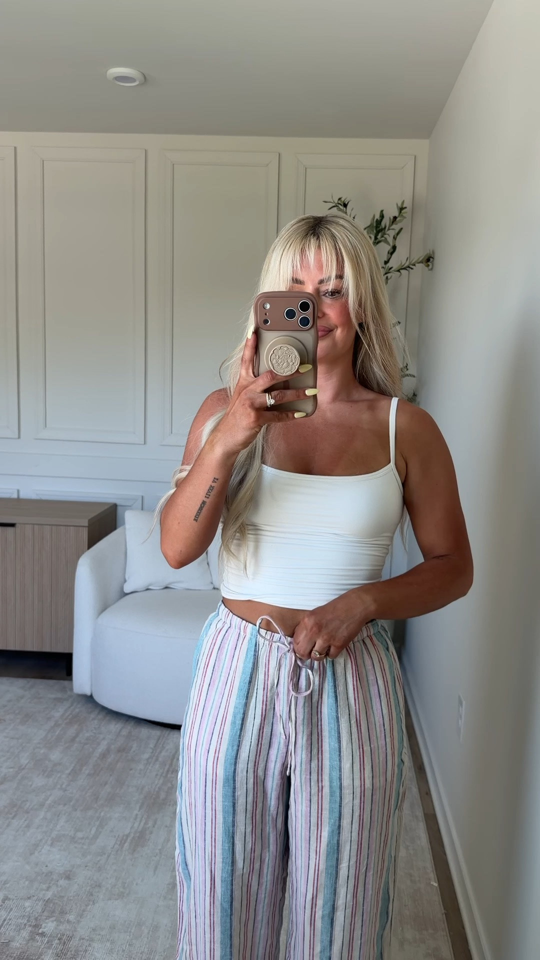 @abercrombie linen pants!!! Eeek!

#LTKxAbercrombie #LTKmorningroutine #LTKootd