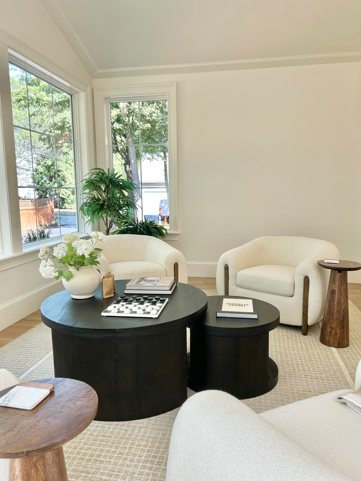 Seating area, game room, accent chairs.

#accentchairs
#gameroom


#LTKHome
