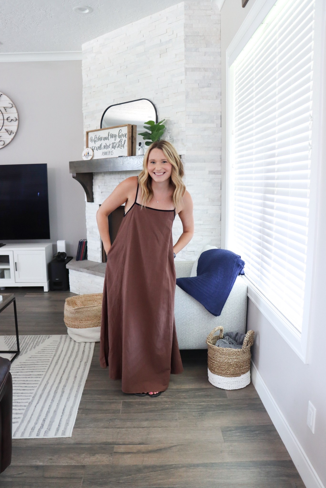 Easy, effortless, and Amazon-approved ✨ this sundress is such a staple—lightweight, flattering, and perfect to dress up with heels or keep casual with sandals. 🤎