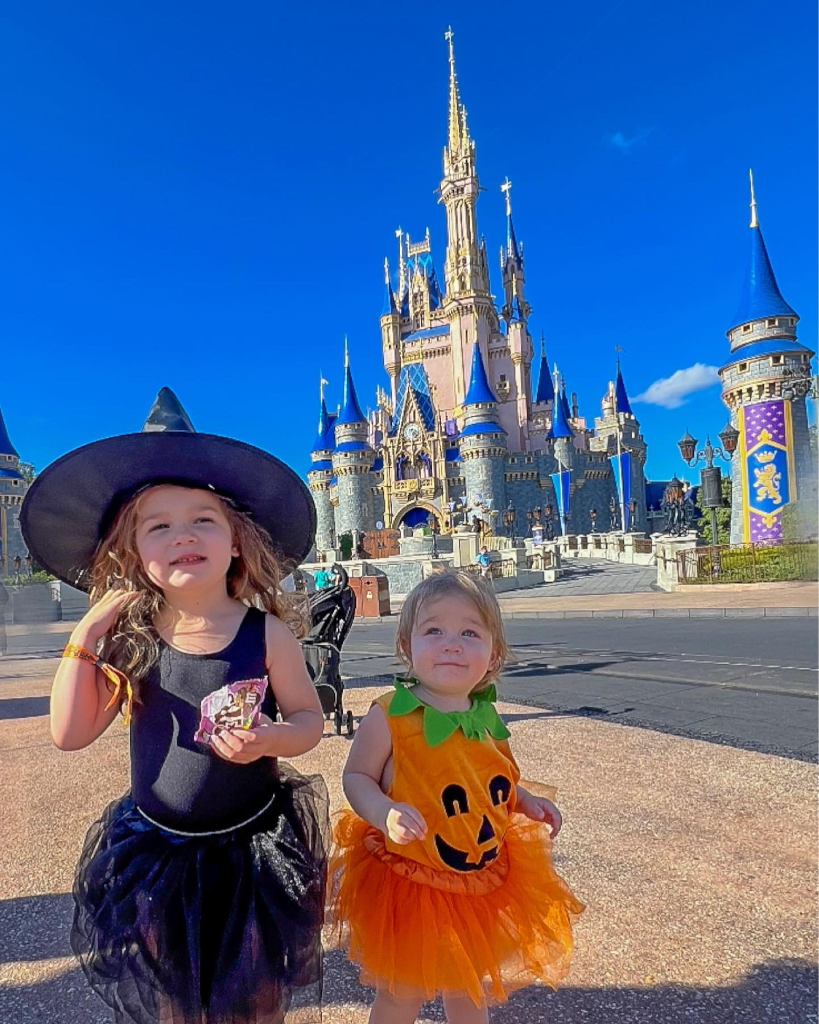 In honor of tonight’s first Mickey’s Not So Scary Halloween party of the season .. here is a FBF of my favorite picture from last year!!!! I can’t wait to be there in October 😍🎃 

#disney #mickeysnotsoscaryhalloweenparty #waltdisneyworld