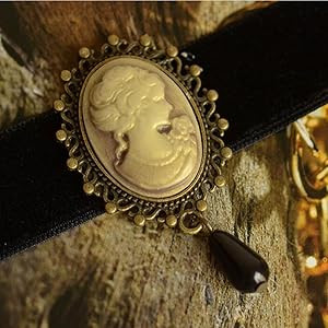 WUSUANED Fashion Retro Black Victorian Cameo Pearl Bead Velvet Choker Necklace | Amazon (US)