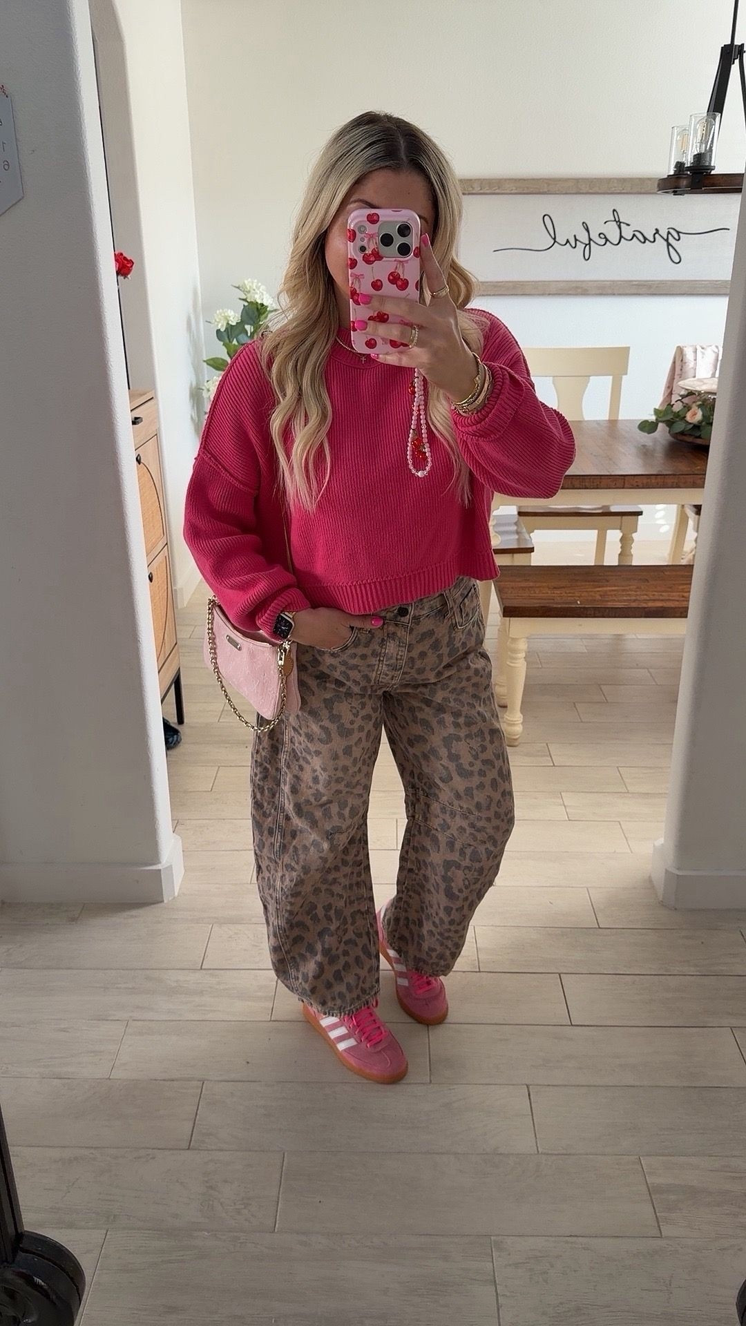 OOTD 
Sweater xs
Barrel leopard jeans 26
Pink adidas 
Free people outfit 

#LTKootd