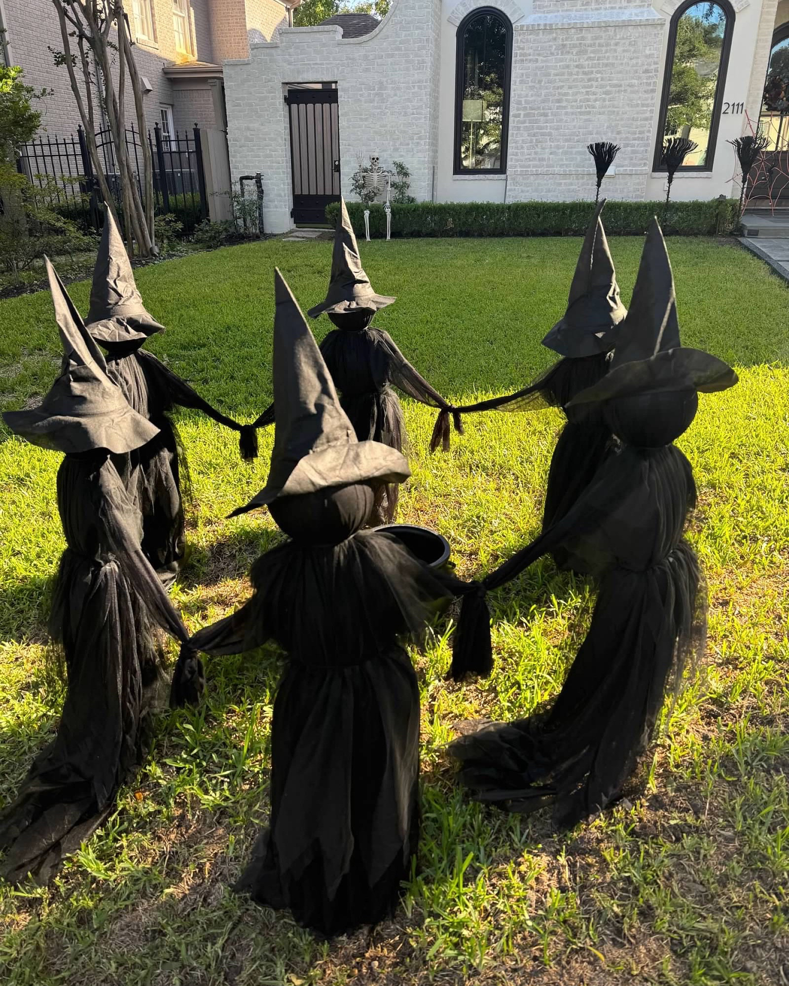 Halloween Decor

The Grandin Road site is 25% off and has free shipping today!

I’m obsessed with the Halloween and fall decor they have. It’s excellent quality and so beautiful!

#everypiecefits

#LTKHome #LTKSaleAlert #LTKSeasonal