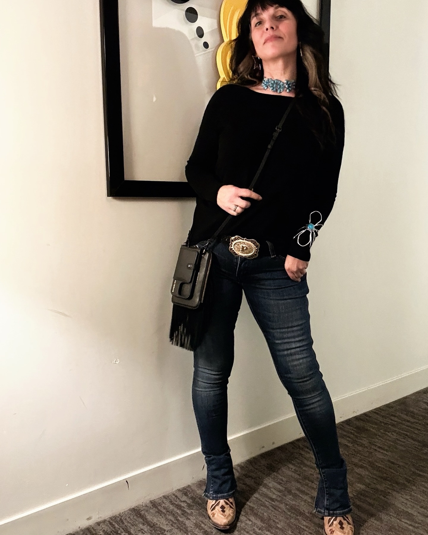 ✨ NFR  Review Outfit #8: Vegas Western Casual ✨
Keeping it cool and casual with that Vegas western flair! Classic jeans, boots, and a statement buckle paired with an open-back sweater for just the right amount of edge. Topped it all off with my favorite fringed bandolier for a little extra movement and style.

Comfortable, effortless, and ready to take on the night. 🌟

Jewlery @thepirateandthegypsyjewelry

Jeans 26 | Sweater S | Boots 7

#NFRStyle #WesternCasual #VegasVibes #JeansAndBoots #FringeFever #RodeoReady #WesternFashion #EffortlessStyle #VegasWestern #NFROutfitInspo #fyp #wranglerjeans

#LTKSaleAlert #LTKStyleTip #LTKOver40