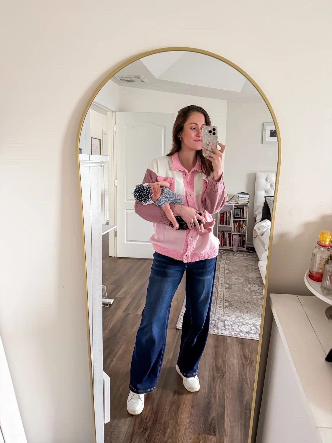 Spring outfit with stretchy sweatpant jeans 

#LTKmomlife #LTKSeasonal #LTKdayinmylife