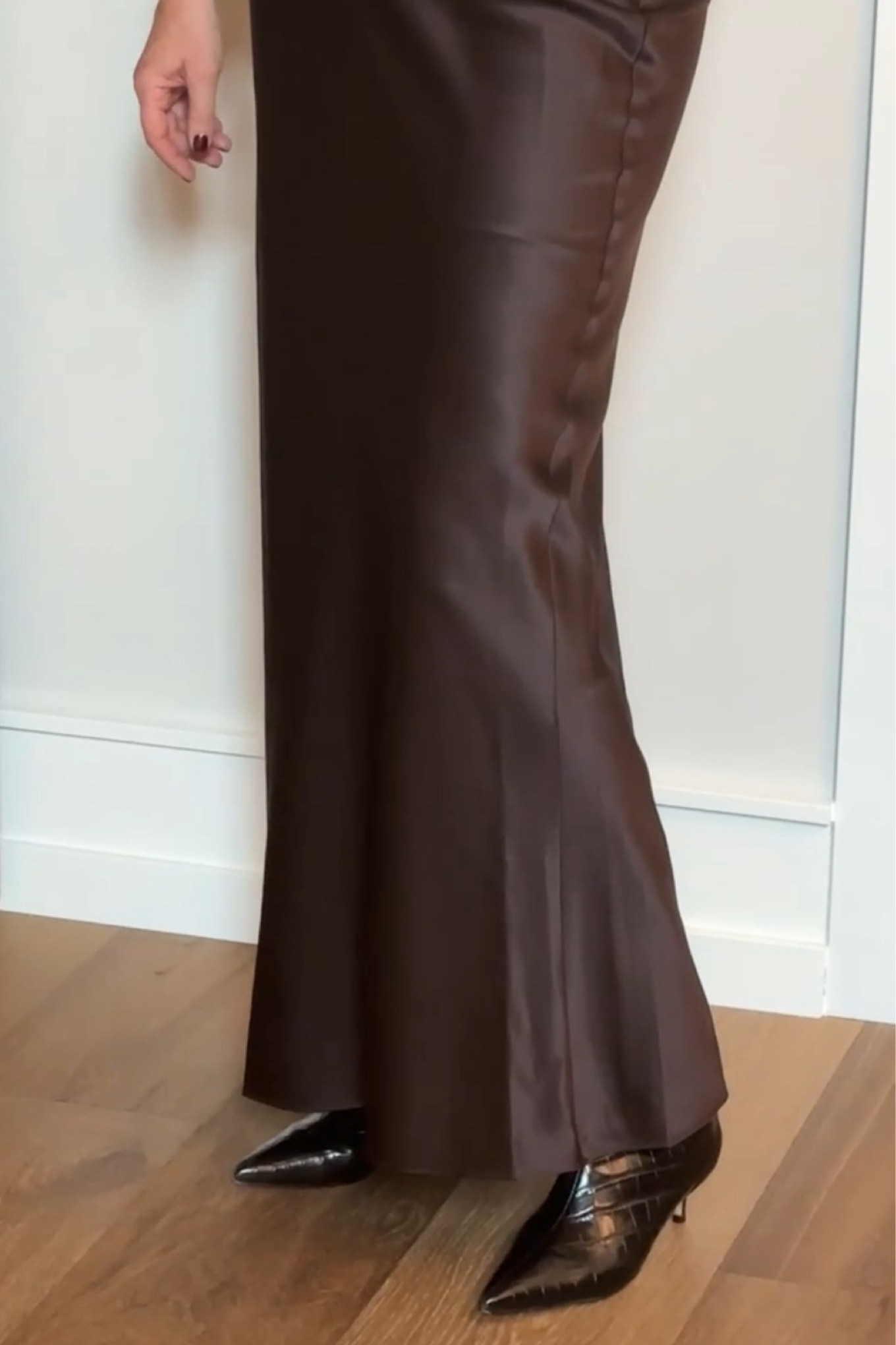 For my tall gals! This is the most form fitting silk skirt to ever grace my closet… the chocolate brown is perfect for this holiday season! 

#LTKHoliday #LTKStyleTip #LTKParties