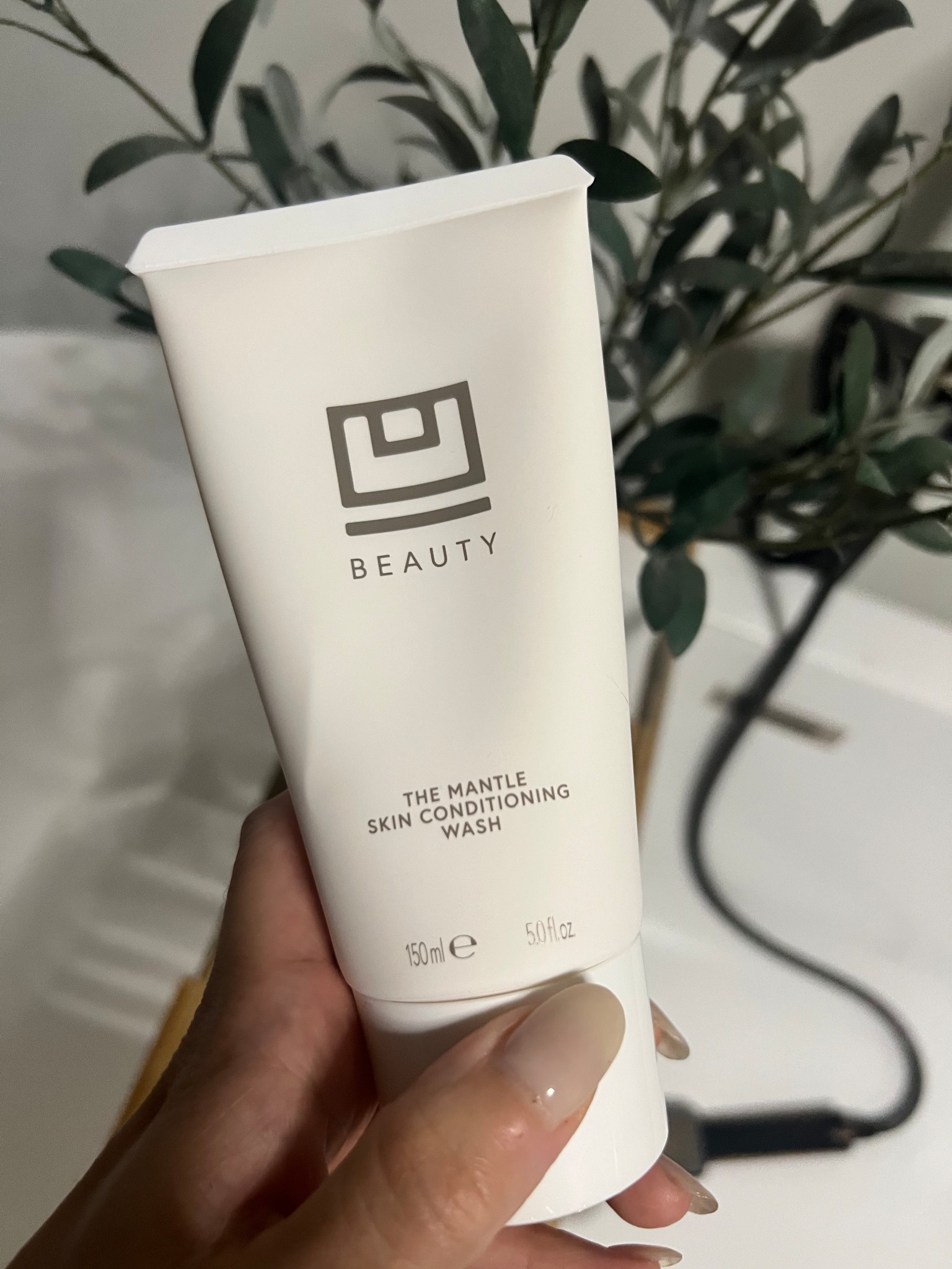 A holy grail cleanser 🫧🧼
#LTKskincare #LTKUbeauty #LTKEstheticianfinds 