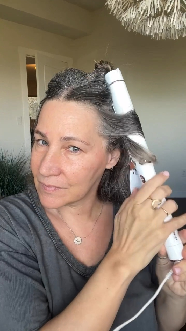 Using a t3 curling iron for some loose beachy waves
