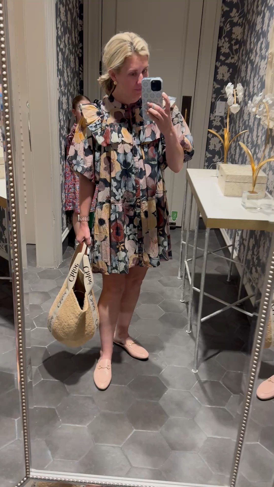 Throw on and go…. Powers out so we headed to grab dinner & charge phones 🤪

Size small

#LTKOver40 #LTKStyleTip #LTKItBag