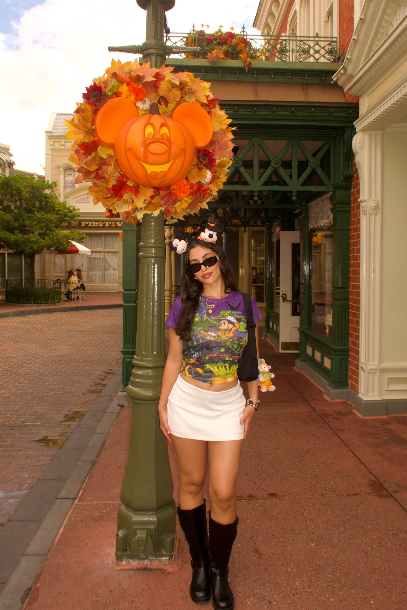 Disney Halloween outfit 💜 shirt is vintage, ears are from the parks 