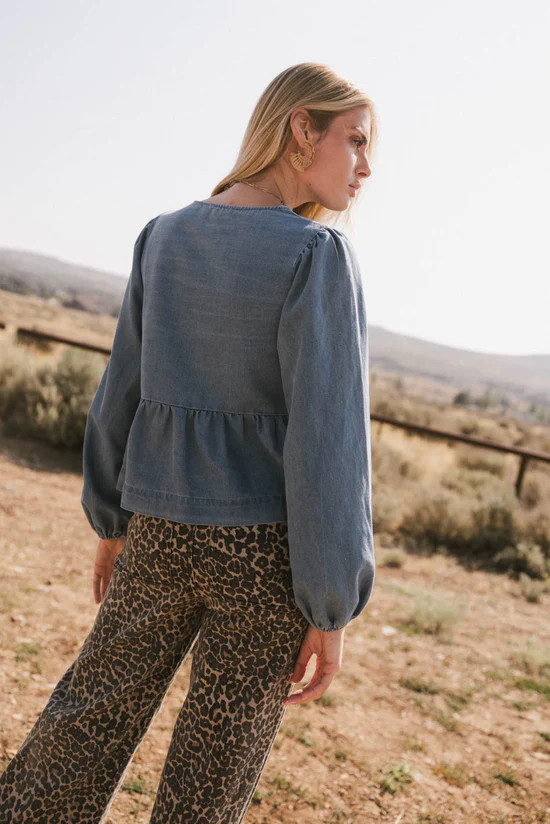 Maggie Peplum Tie Blouse in Medium Wash | Böhme US