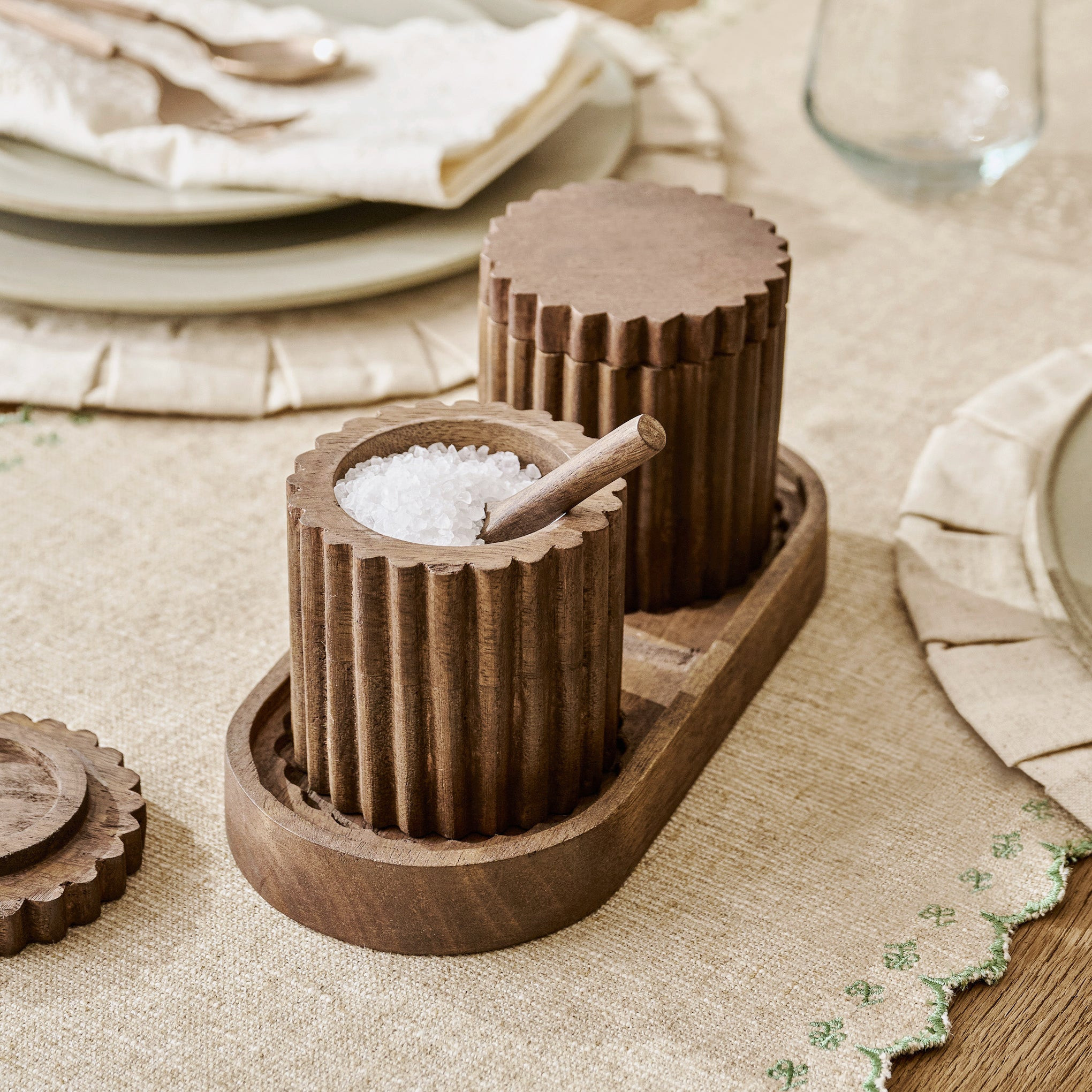 Antiqued Wood Scalloped Pinch Pot Set | Magnolia