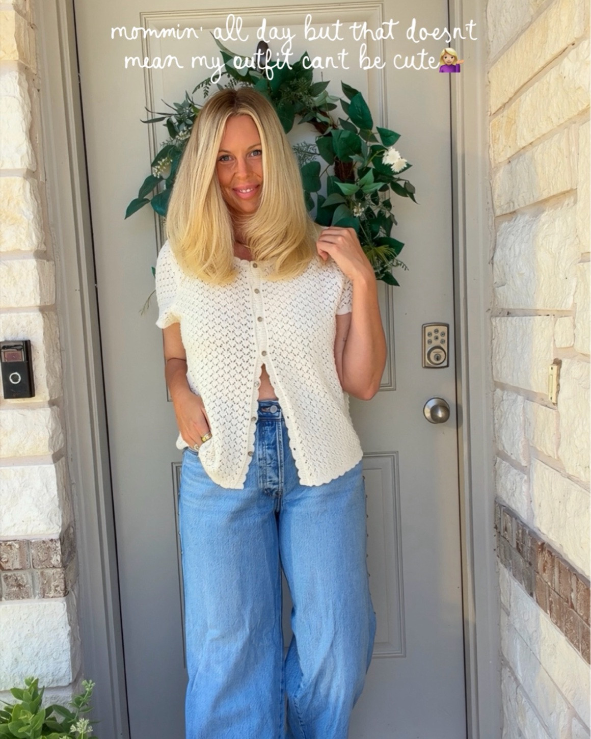 The most perfect transitional fall fit ✨

I saw @mayadavis.hair wearing this top like this so I had to grab it. 💁🏼‍♀️

Linked here 

#ootd #coolmomstyle #falltransitionoutfit #style #affordableste

#LTKgrwm #LTKmomlife #LTKootd