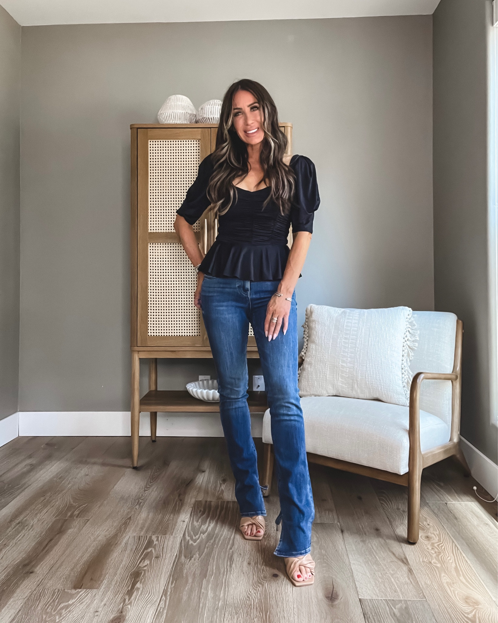 Summer outfit idea on sale 30-50% I wore this last night to dinner and darts with friends 
Sz small in top 
And sz 4 in jeans 
Sandals tts (I wore a diff pair I’ll link for dinner so the pant wouldn’t be touching the floor 
#Ltkfind liveloveblank Express outfit Kim blank style 

#LTKsalealert #LTKstyletip #LTKunder50