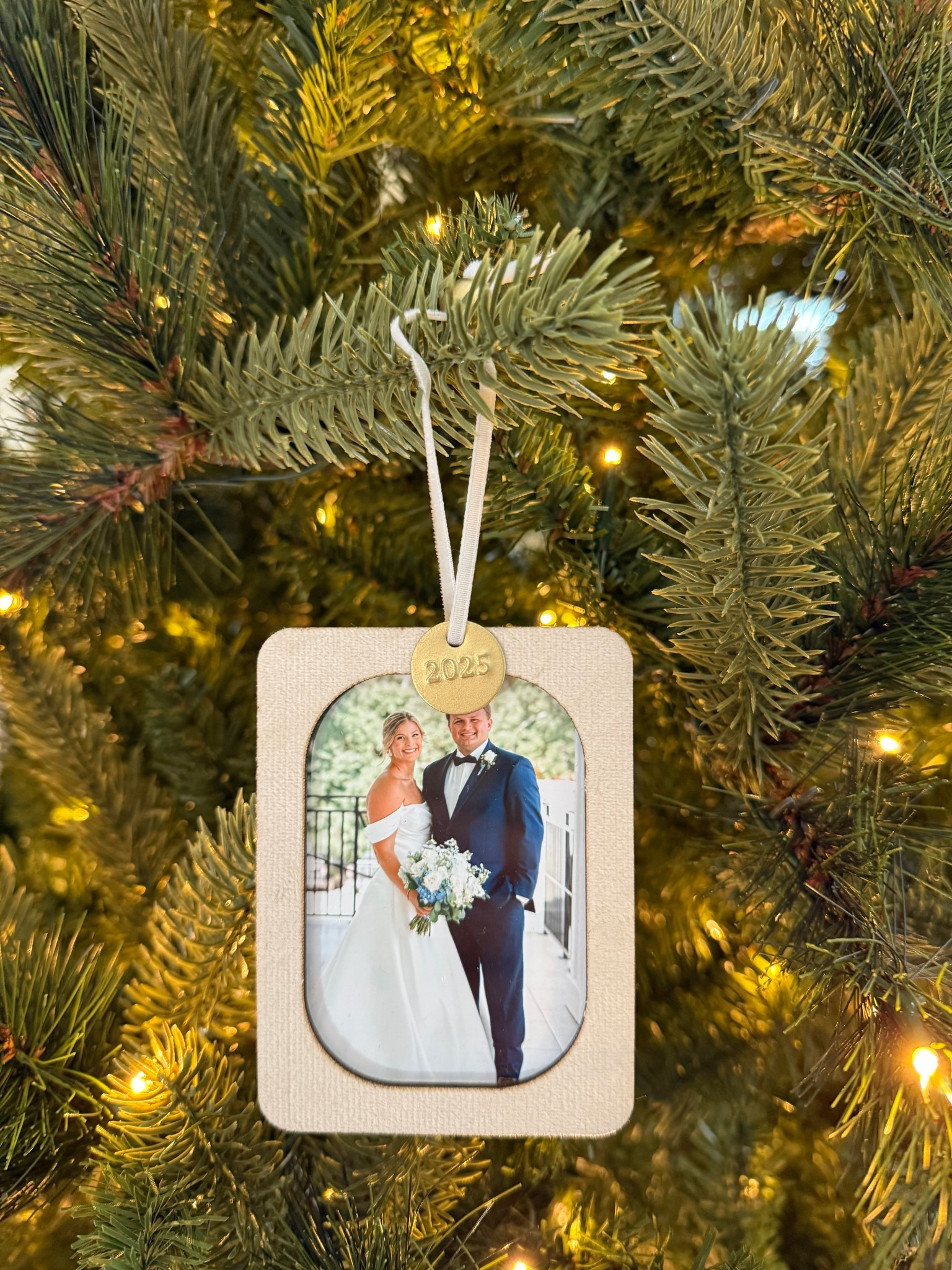 The cutest $3 find from Target! This 2025 picture frame ornament is a must for your tree!!😍🎄

#LTKHome #LTKSeasonal #LTKHoliday