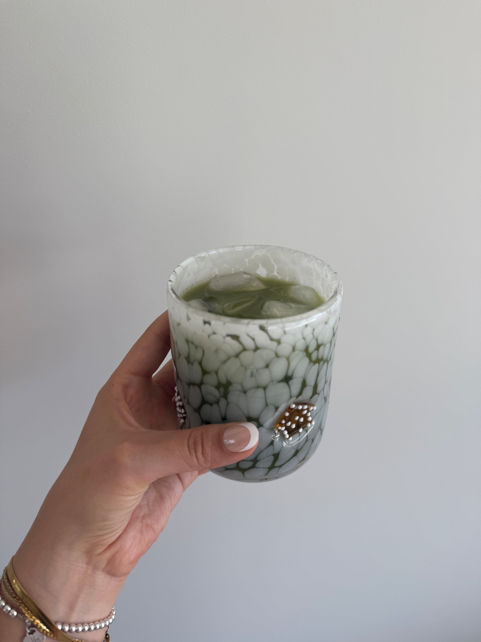 two of my new obsessions: this cup and these greens 🥬  

#LTKHoliday #LTKmorningroutine #LTKdayinmylife