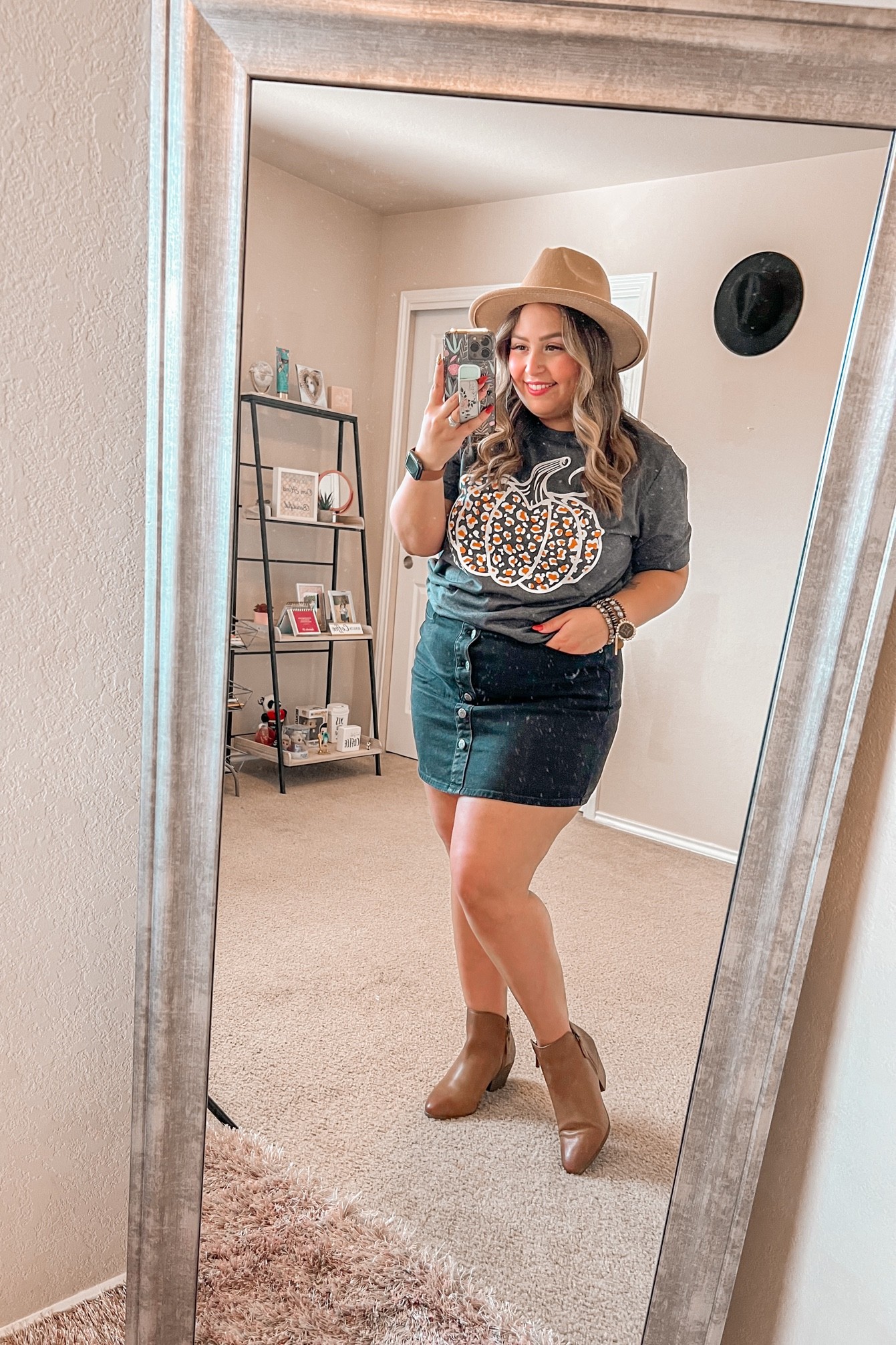 Happy Tuesday y’all, here is my outfit link from my 4th very Jane share yesterday 🧡 Please note I cannot link my Very Jane graphic tee but if you send me a dm on IG or TikTok I can send you the link to it! 🧡

https://bit.ly/3SF8WK7

#LTKSeasonal #LTKHalloween #LTKHoliday