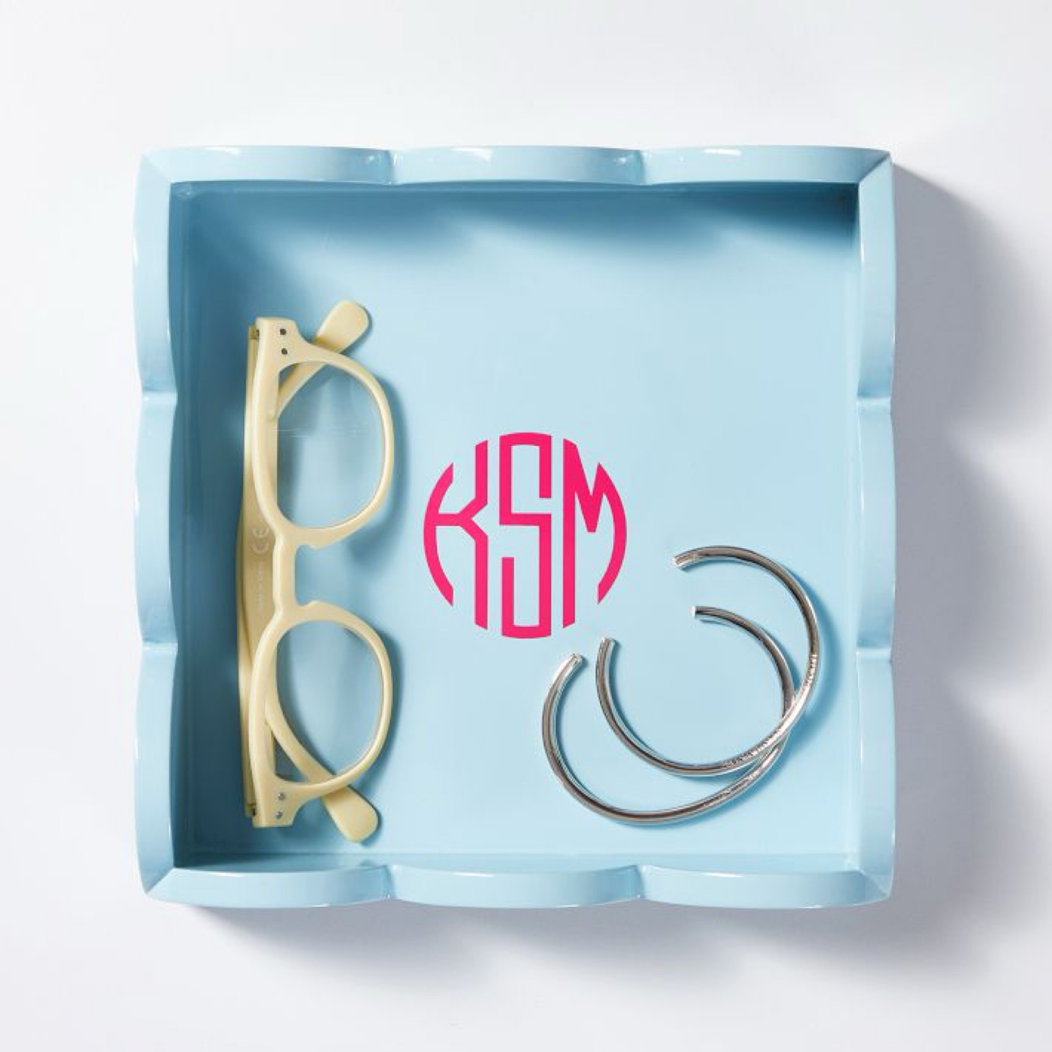 LOVEEEE A GOOD TRAY! 

#LTKSeasonal #LTKGiftGuide #LTKHoliday