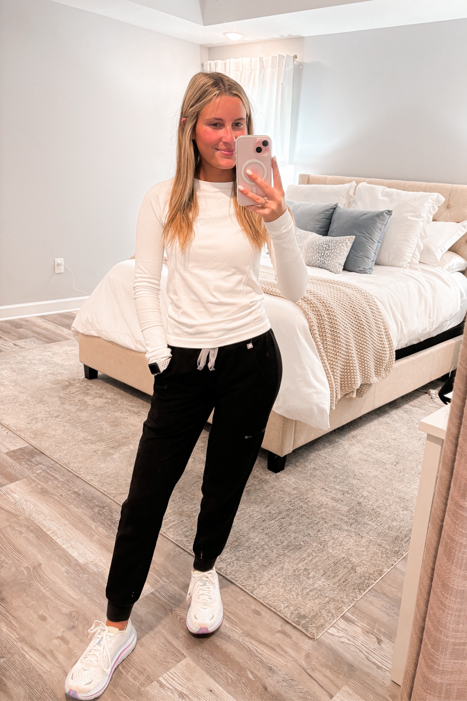 comfy work fit! 
XS in the top
XXS petite in Figs joggers 
6 in Hokas - I can’t find this exact color anywhere :/


#LTKActive #LTKfindsunder50 #LTKworkwear