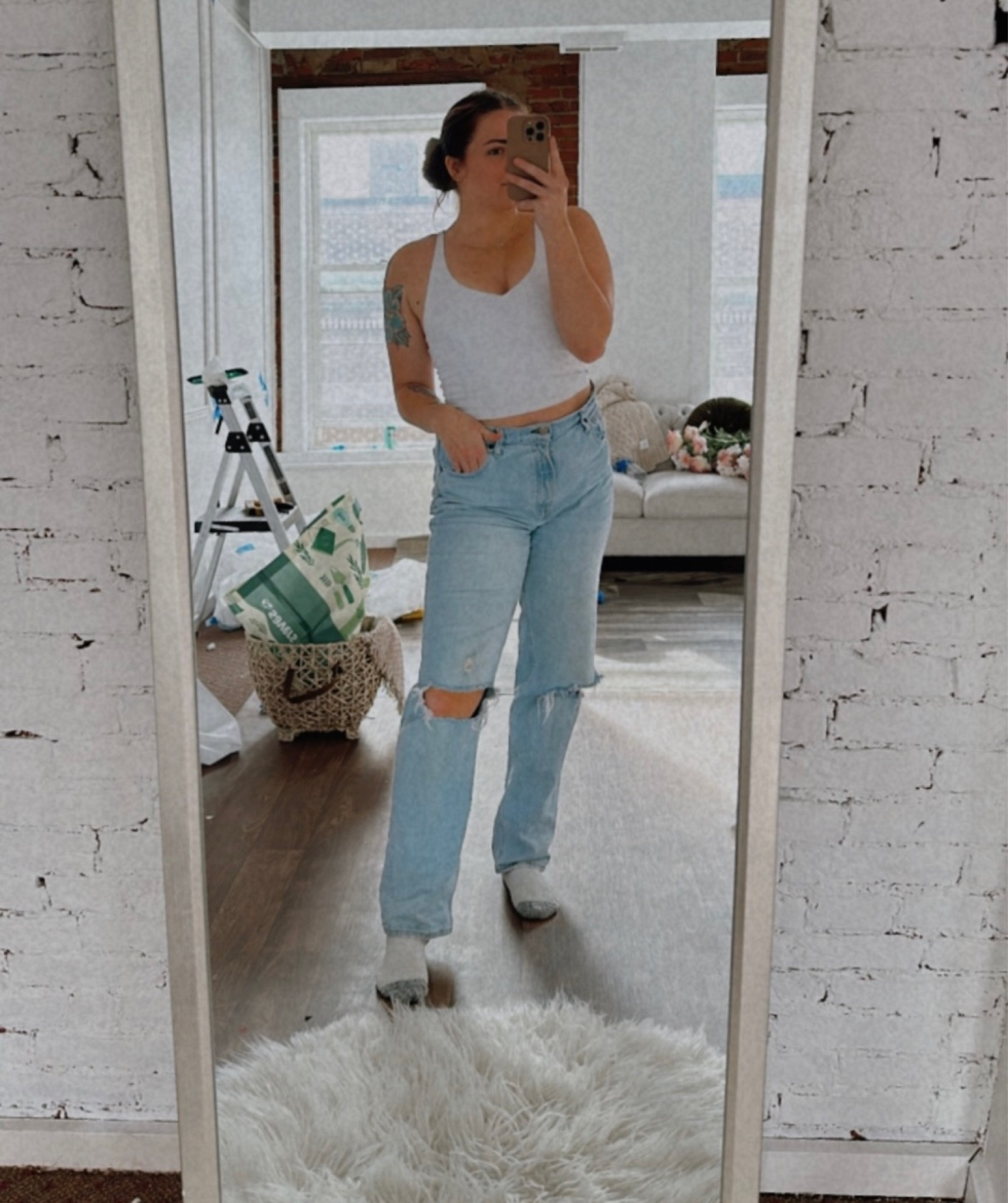 Work at the studio fit

Jeans, Abercrombie, workfit, casual, mom bod, ripped jeans, midsize

#LTKsalealert #LTKfindsunder100 #LTKmidsize