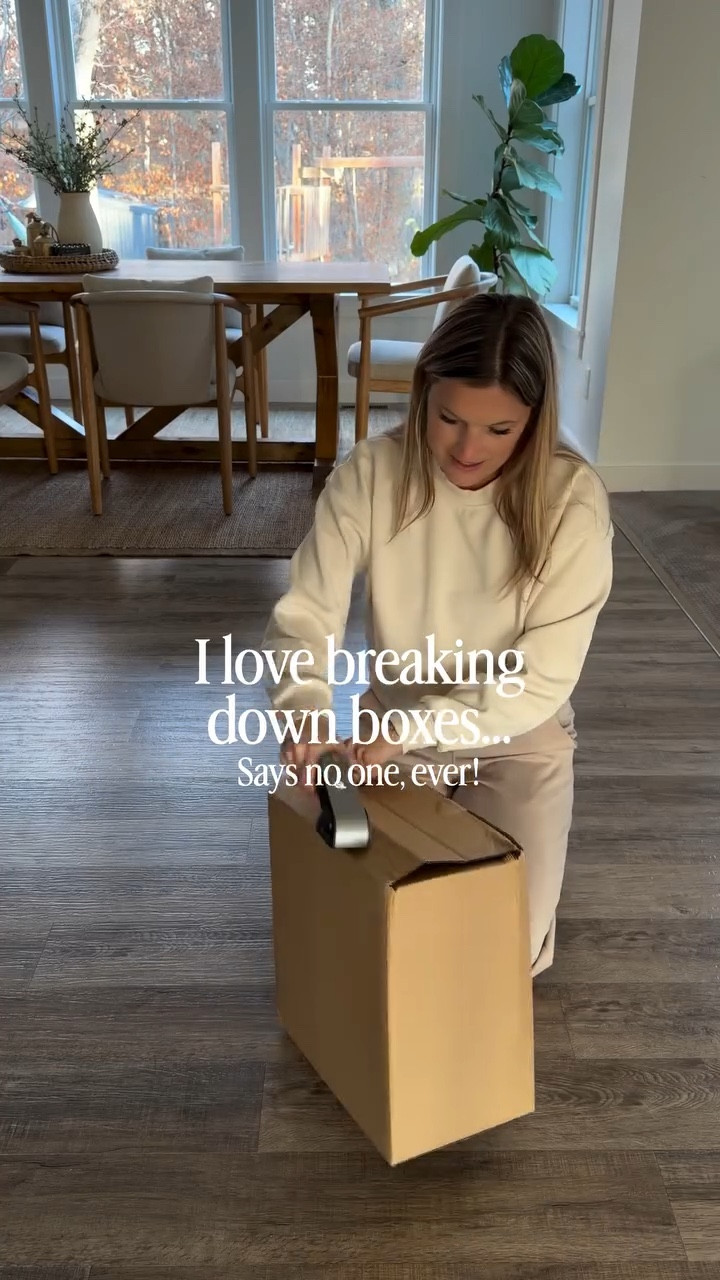 What in the box cutter is this?!! 

You wouldn’t even believe how quickly I can break them down now! My husband is so sad… 🤭

Comment SCISSORS for the link… this is definitely a must try! 🤯

#amazonhomefinds #relatable #momlife #simplehomefinds
