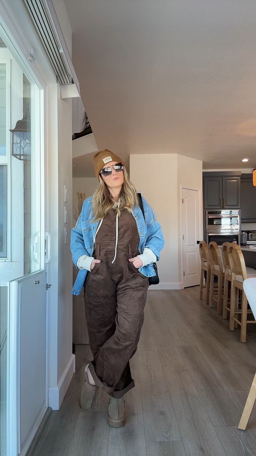 A little winter outfit of the day with some really cozy corduroy barrel leg overalls! 



#LTKFindsUnder100 #LTKPetite #LTKStyleTip