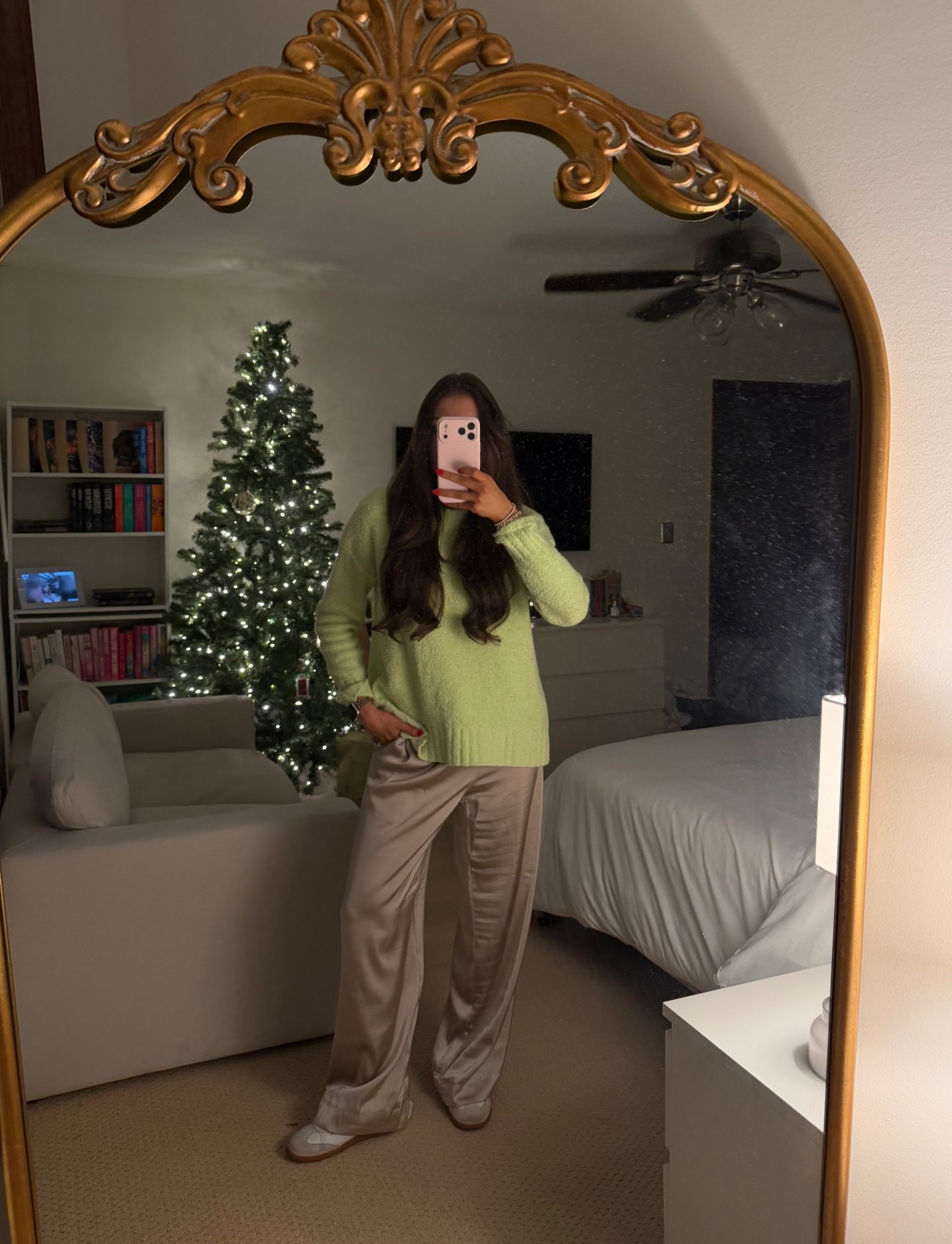 Casual festive holiday outfit 

#LTKHoliday #LTKWorkwear #LTKootd