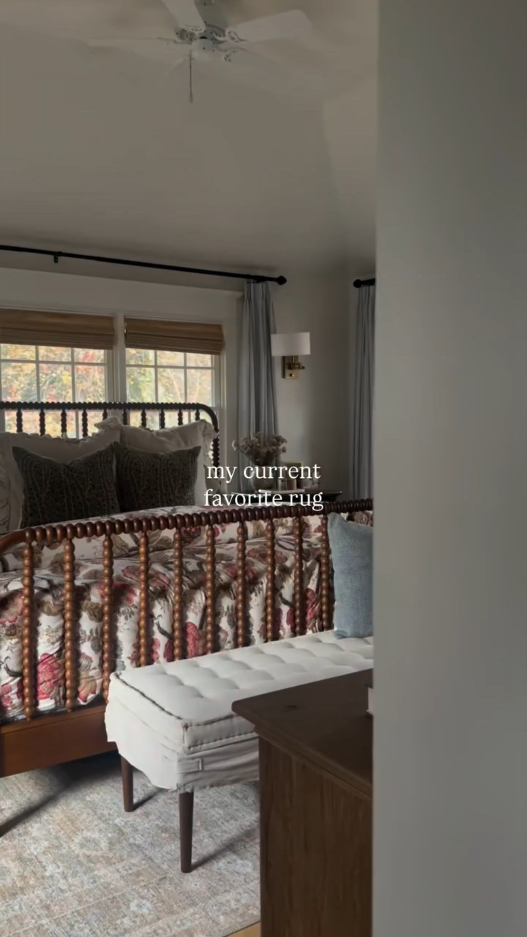 This rug is one of my all time favorites. The best of the best warm tones 🤍 You can shop it from your inbox by commenting RUG 

#loloirugs #classichomedecor #homedecor #rugsofinstagram #traditionalhome