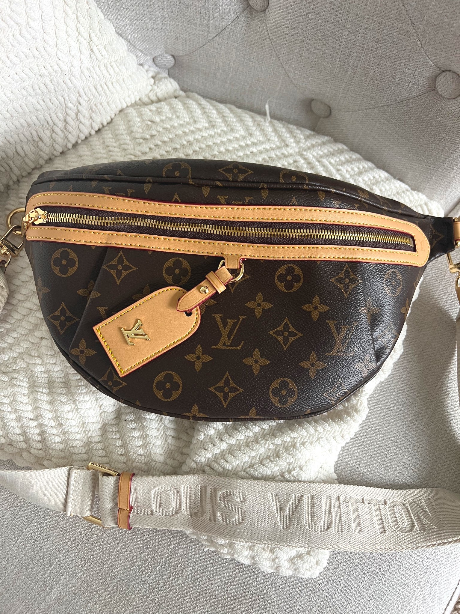 Crossbody bag
Dhgate


#LTKStyleTip #LTKItBag #LTKFindsUnder100