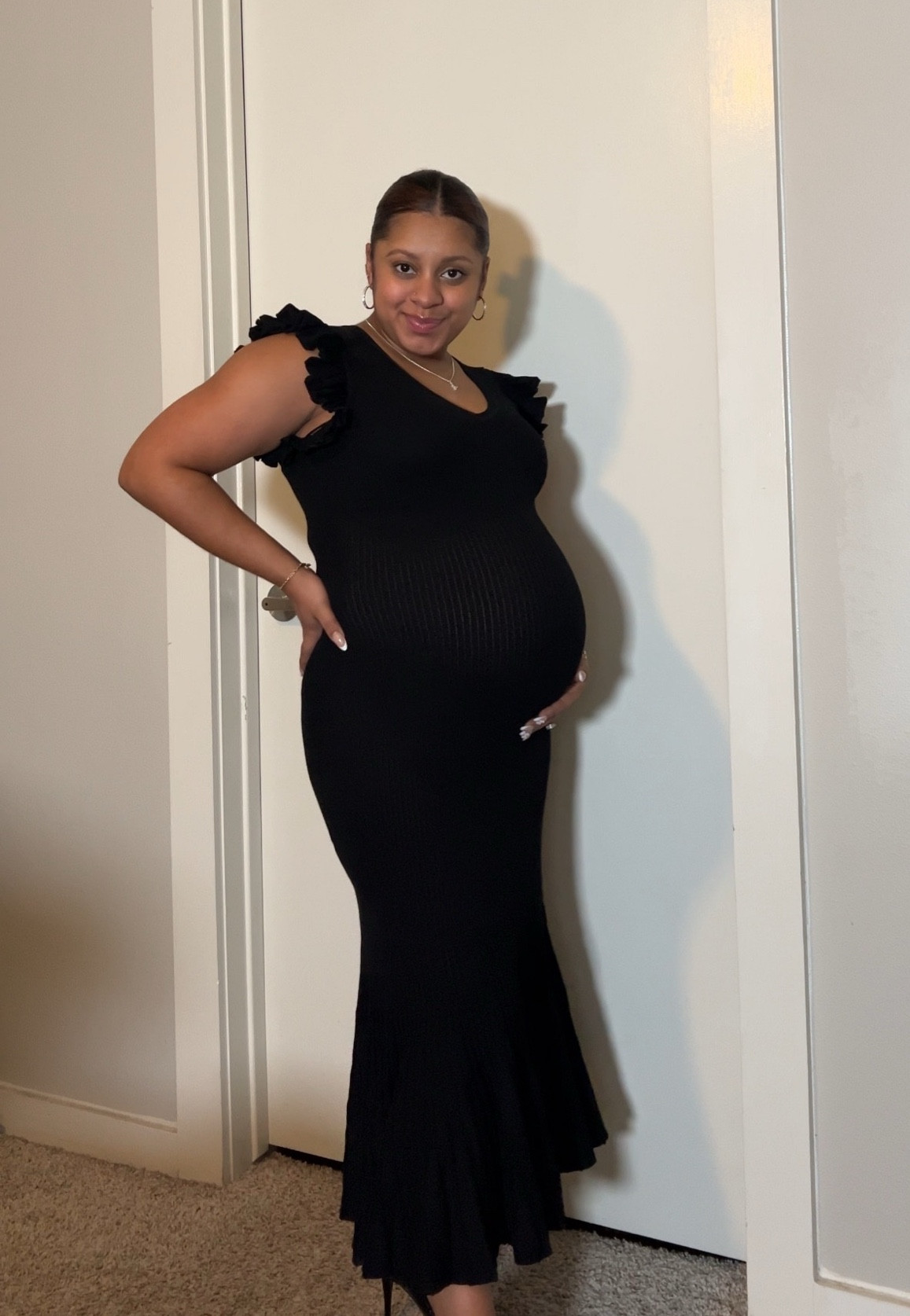 Comfy and class black v-neck knit dress! Perfect for those third trimester date nights 🖤✨ 



#LTKBump #LTKWatchNow #LTKStyleTip