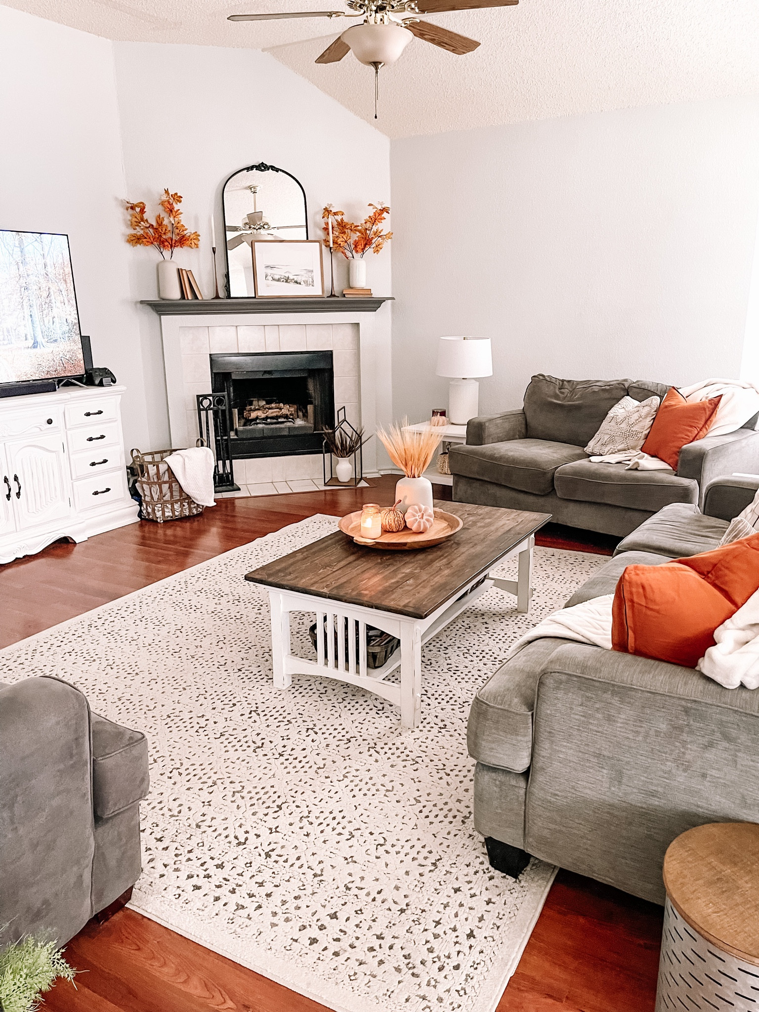 #boutiquerugs #fallinspo #livingroom

#LTKhome