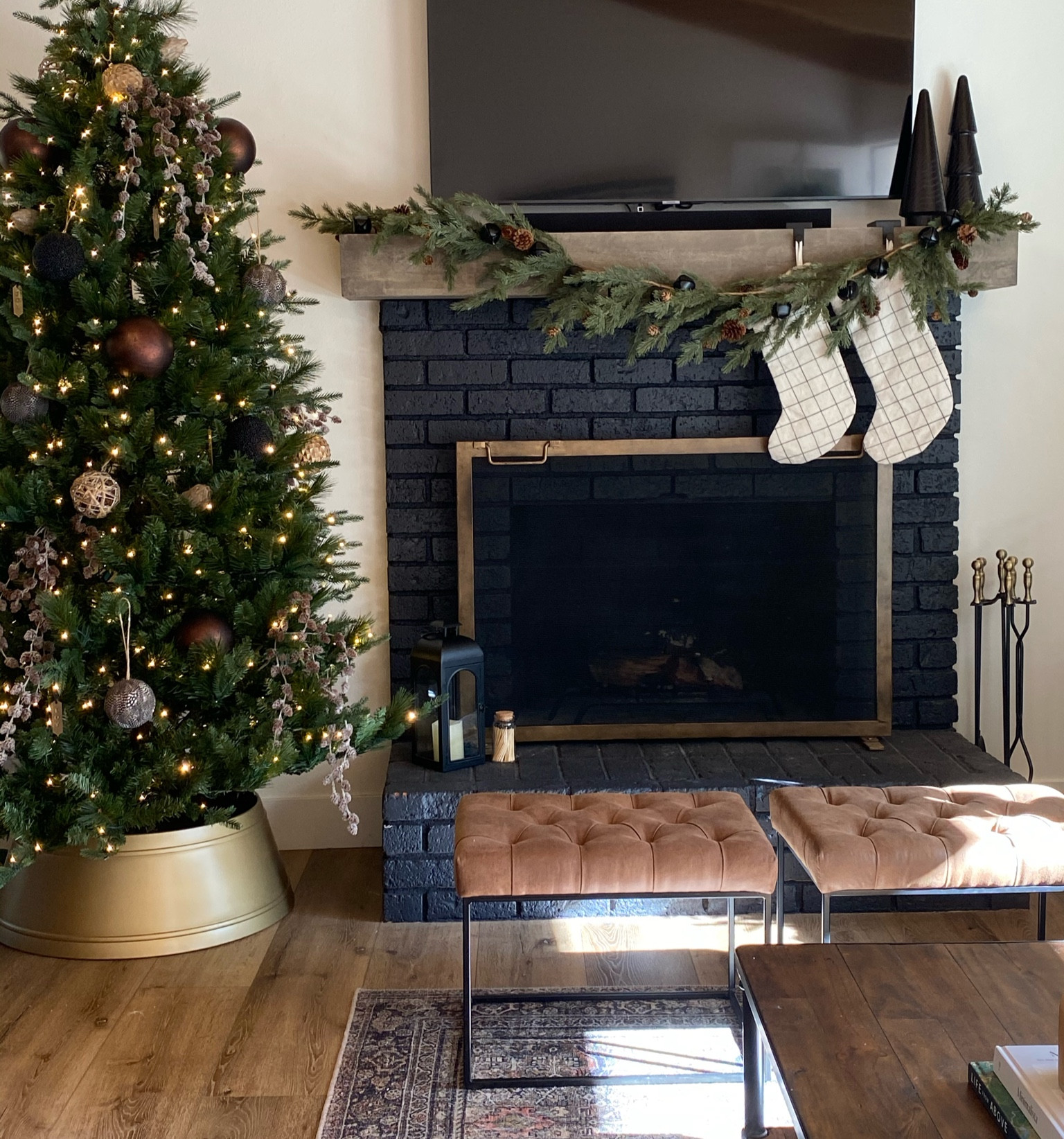 Linked decor from our cabin!

#LTKHoliday #LTKsalealert #LTKSeasonal