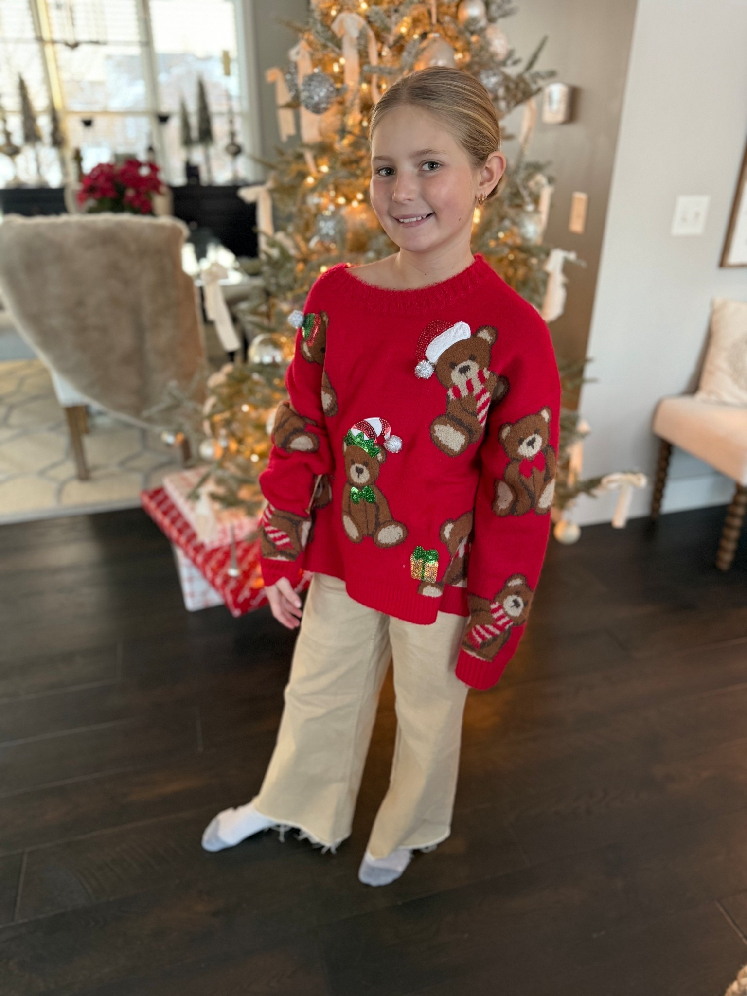 Wearing size XS. 
XXS would be a better fit 
She’s normally a 10/12